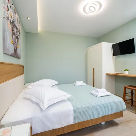 Stepi * Chrysi Ammoudia