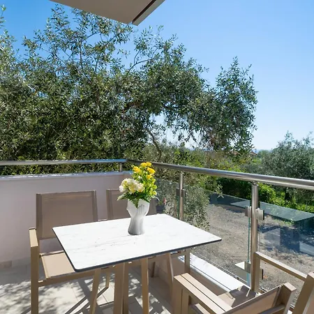 Stepi * Chrysi Ammoudia